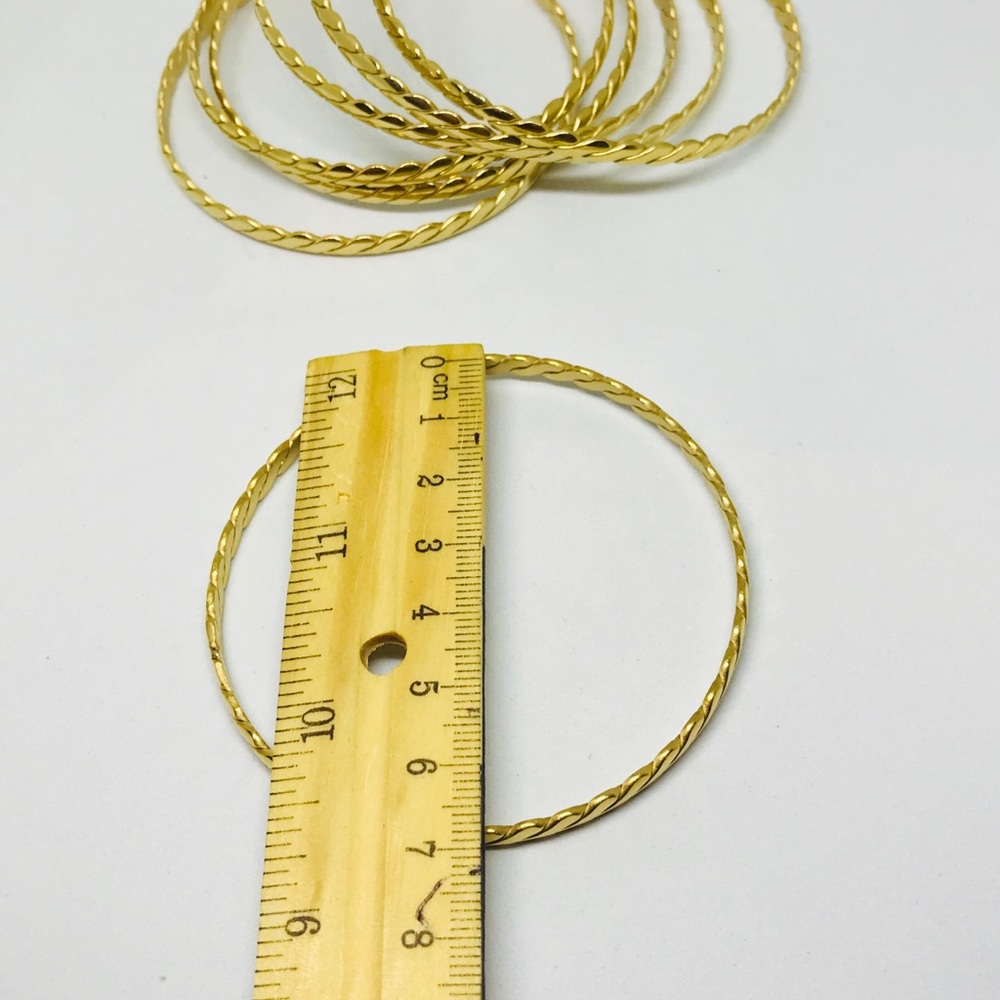 ⭐️⭐️ 6 Bangles ⭐️⭐️ - Picture 3 of 3